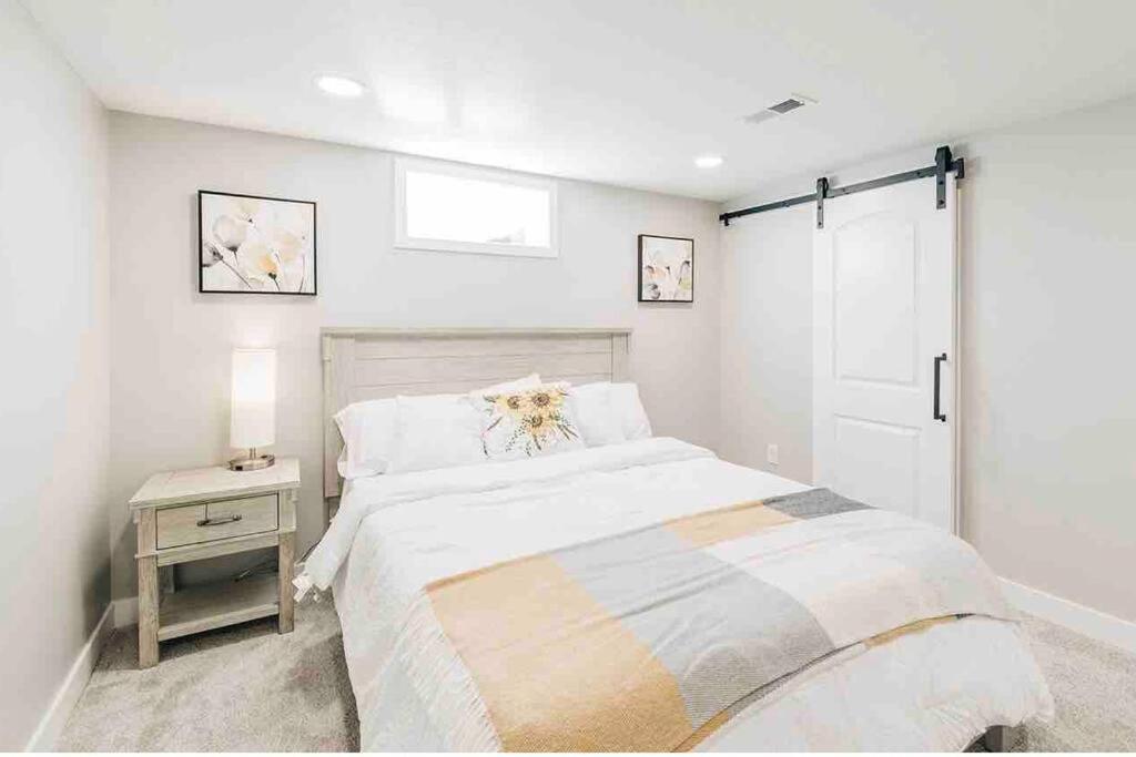 Beautiful Luxury Home Freshly Renovated With Big Yard, Seating & Grill Pad Cottage Grove Ngoại thất bức ảnh